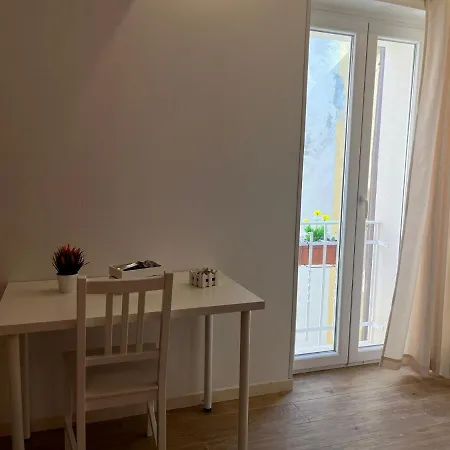 Aura 3* Bari