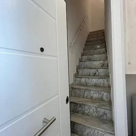 Aura 3* Bari