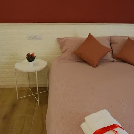 Aura 3* Bari