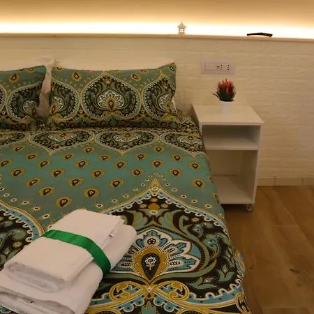 Oda ve Kahvaltı Aura Bari