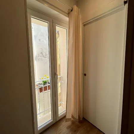 Aura Bed & Breakfast 3*