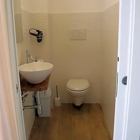 Aura 3* Bari