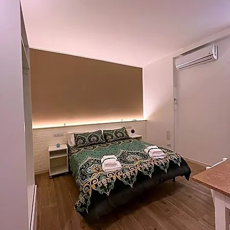 Aura 3* Bari