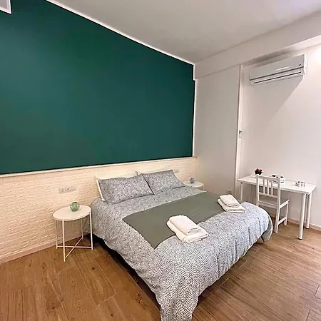 Aura 3* Bari