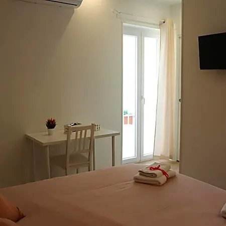 Aura 3* Bari