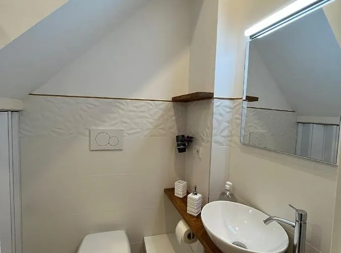 Aura فندق مبيت وإفطار 3*